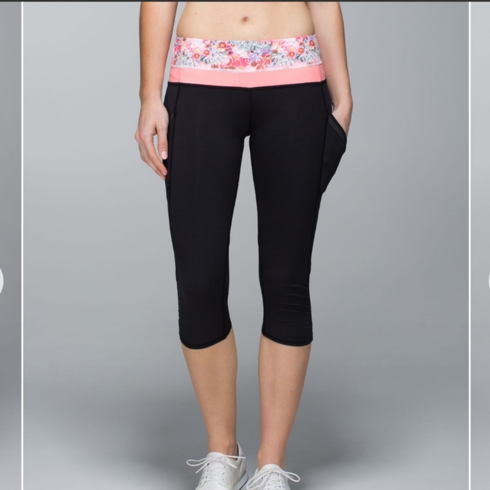 Lululemon Run A Marathon Crop ll Black/Flowabunga Mini Multi/Bleached Coral 8